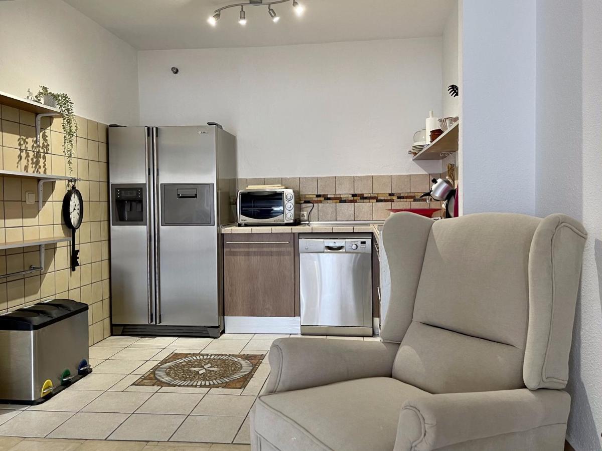 Apartamento Alyanna Михас Екстериор снимка